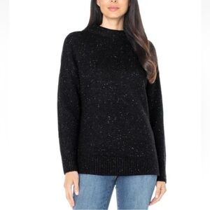 Well Worn Women's Black Crew Neck Sweater